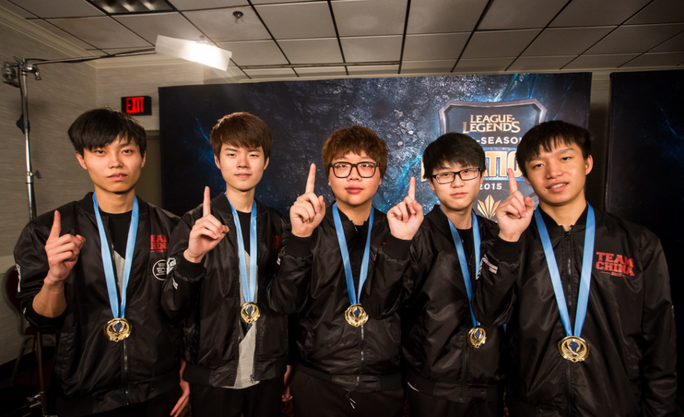 DK碾压BRO，Meiko操刀奇招英雄翻盘激烈交锋小组赛，锁定晋级资格