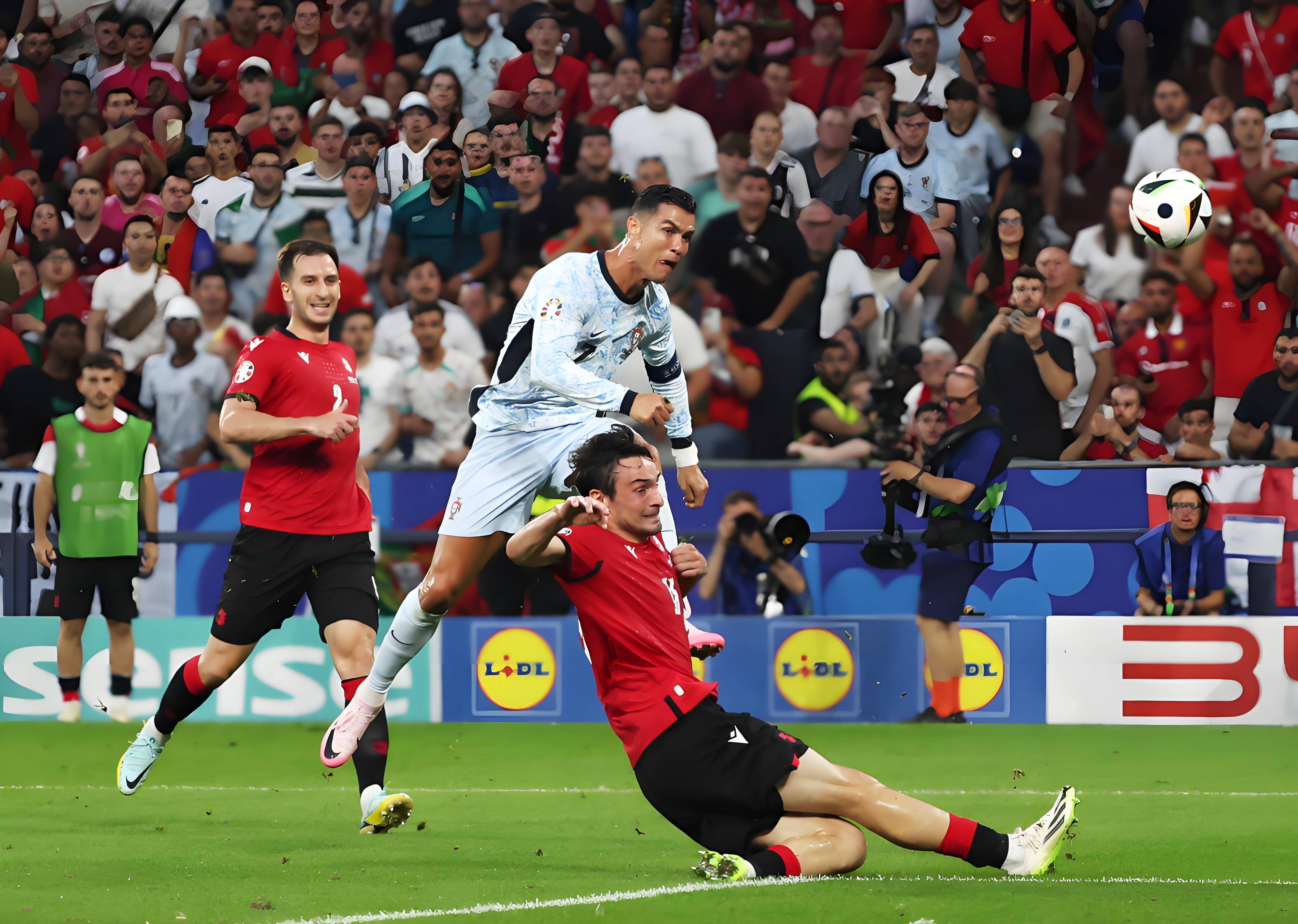 开云体育登录-中国险胜马赛，C罗点燃赛场