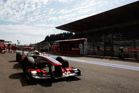 开云下载-关于迈凯伦碾压阿斯顿马丁，佩雷兹刷新纪录的信息