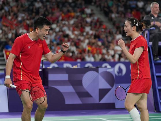 关于中国队完胜泰国队，郑思维高光表现的信息