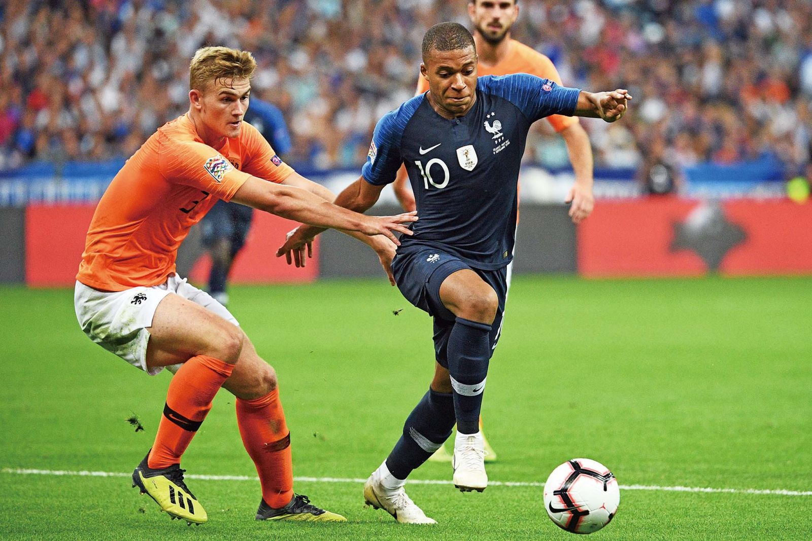 开云体育下载-马来西亚队轻取法国队，黄鸭组合惊艳四座的简单介绍