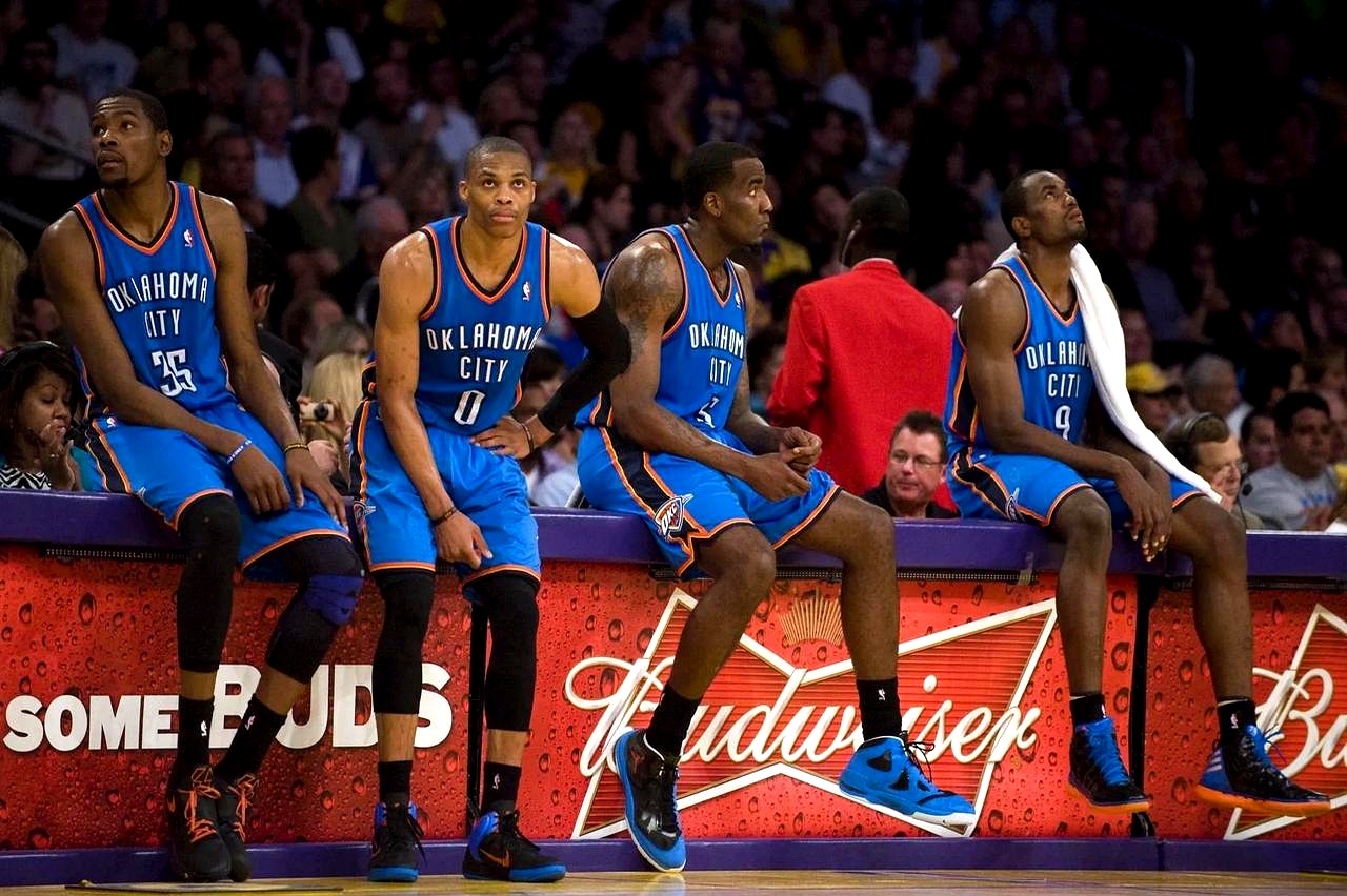 步行者横扫猛龙，霍勒迪关键制胜