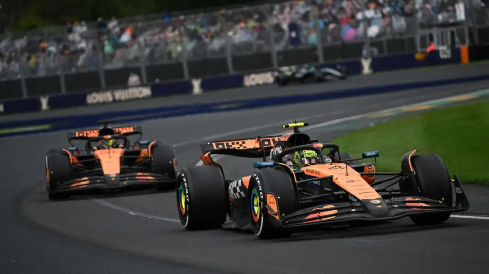 开云体育官方网站-迈凯伦轻取雷诺车队，皮亚斯特里统治全场