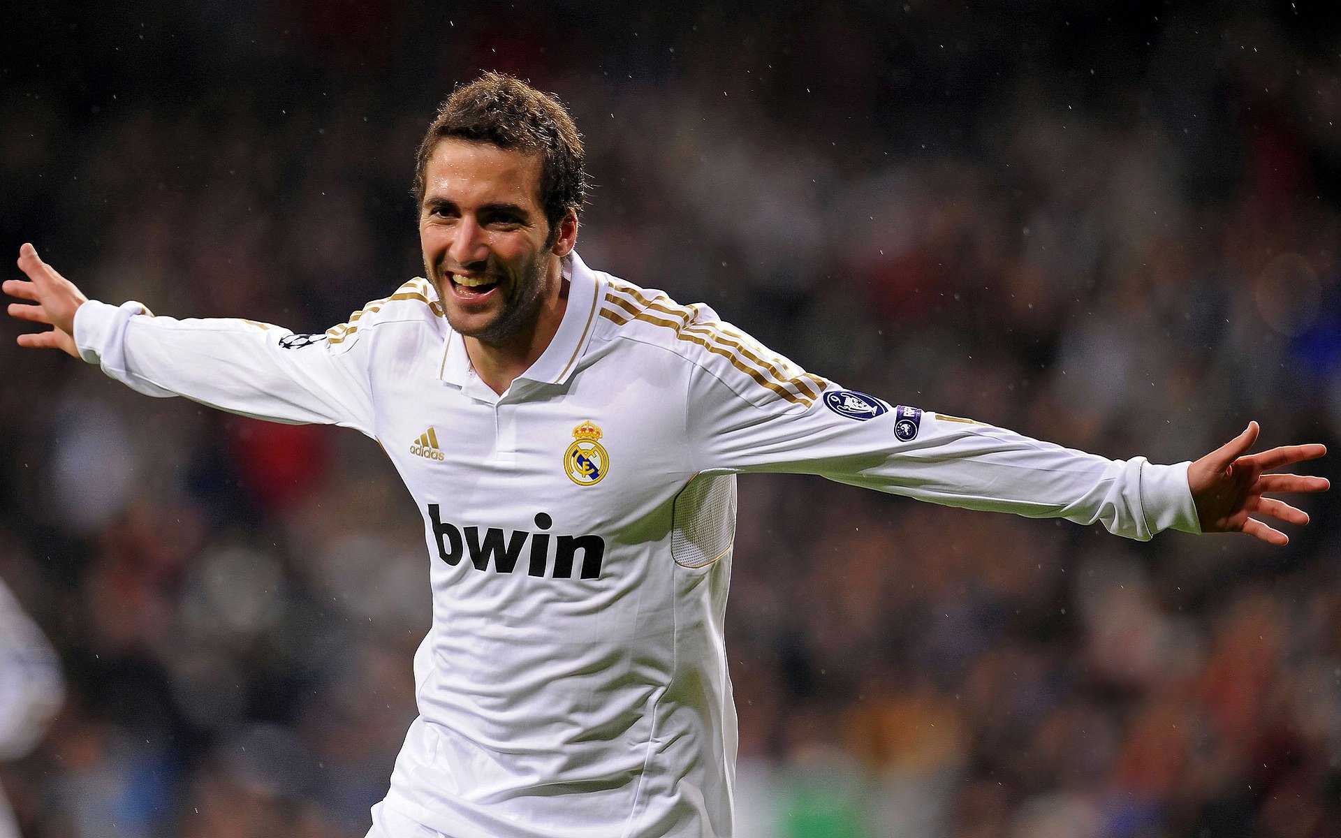 开云官网-战术暗流与巨星闪光，荷兰新军掀翻马竞铁壁，迪巴拉在德甲争冠夜接管比赛